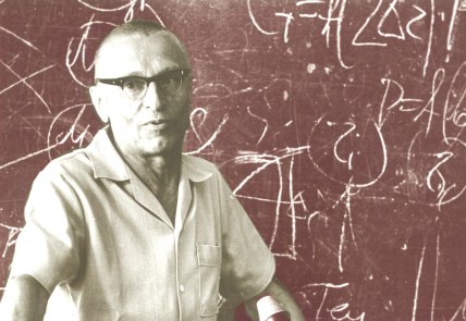 Николай Амосов – советский и украинский ученый-медик, торакальный хирург, кибернетик, писатель