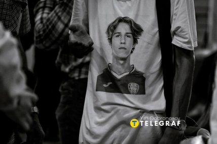 Батько Максима Матерухіна у футболці з його зображенням