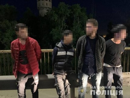в  Киеве на Лобановского иностранцы похитили мужчину, который задолжал им деньги за ремонт