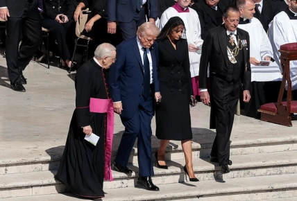 Знайшла двійника чи просто постаріла? Чи є у Меланії Трамп дублерка