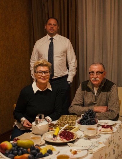 Андрей Ермак с родителями