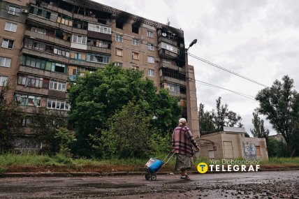 Росіяни знищують житлові будинки в Дружківці