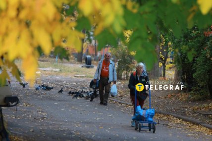 В городе продолжают жить люди