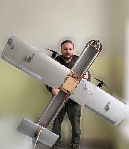 Сергій "Флеш" Бескрестнов з БПЛА "Молнія"