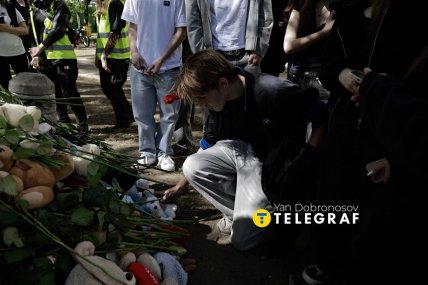 Меморіал біля будинку в Києві