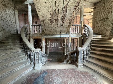 Середина Драмтеатра Мариуполь