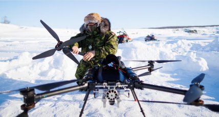 Канадський військовий з БПЛА