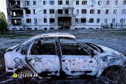 Автомобиль жителей Харькова, поврежденный во время российской атаки