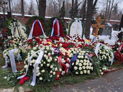 На місці поховання Чурікової були великі букети квітів