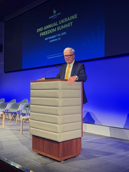 Виступ Штефана Фюле на Українському форумі оборонних інновацій