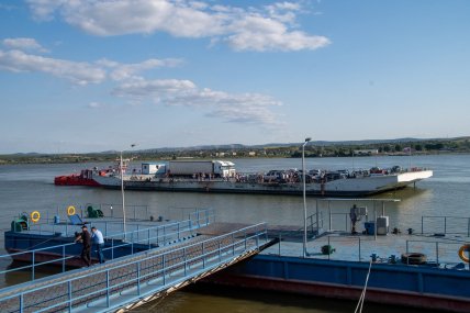 Расстояние от украинского до румынского берега составляет 900 метров