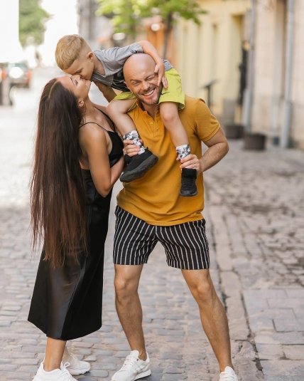 Влад Яма с семьей