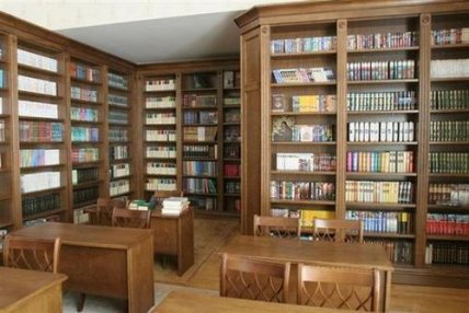 бібліотека в будинку кучми
