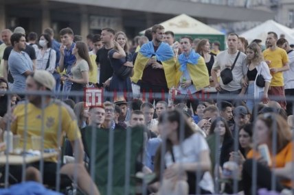 Фанаты в Киеве на матче Украина - Англия