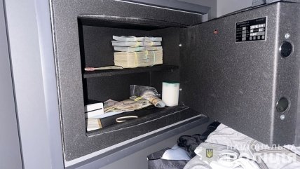 В Україні затримали хакерів, які атакували найбільші компанії світу: завдали мільярдних збитків (ВІДЕО) В Україні затримали хакерів, які атакували найбільші компанії світу: завдали мільярдних збитків (ВІДЕО)