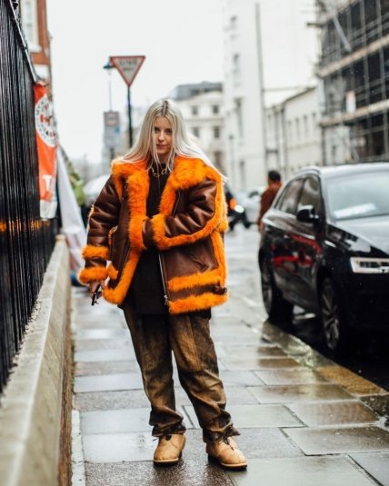 Образ с оранжевой курткой