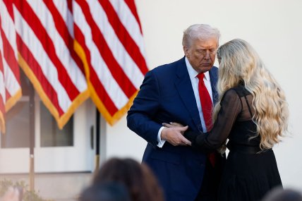 Трамп, Эрика Кирк