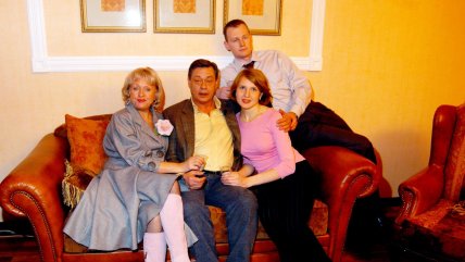 Семья Николая Караченцова