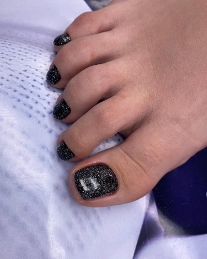 Тренды педикюра 2023 - фото