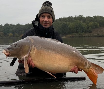 Назар Вацко впіймав величезного коропа