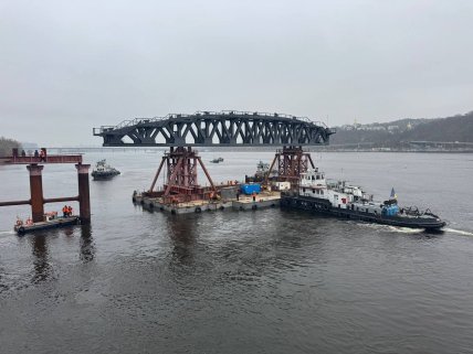 Міст Метро в Києві ремонтують