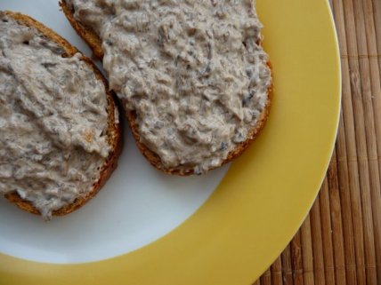Закуска из грибов и плавленого сыра