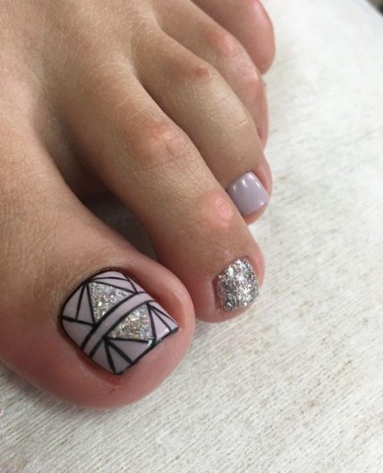 Тренди педикюру 2023 — геометрія та абстракція