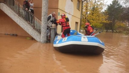 Рятувальники евакуювали людей із небезпечних районів /FUCZ