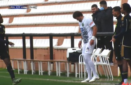 Александр Усик вышел на поле в матче Полесье - Ванкувер Уайткэпс