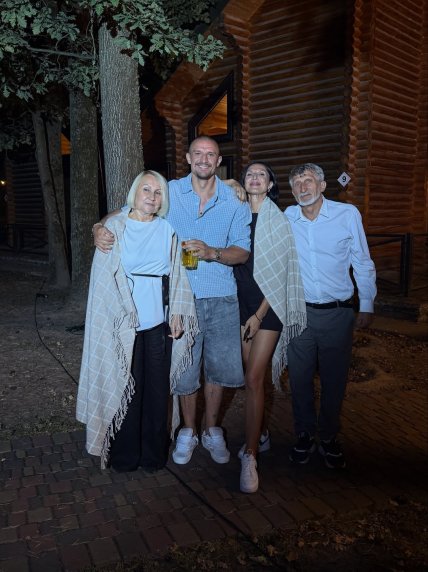 Тарас Цимбалюк сестра Ольга батьки