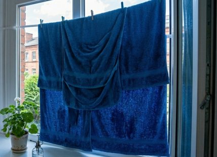 Як охолодити кімнату влітку за допомогою рушника
