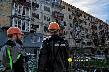 Повреждены здания в центре Краматорска после авиаудара