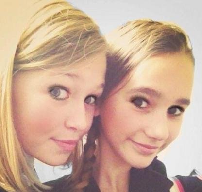 В сети появились фото повзрослевшей дочери Веры Брежневой - изображение №3