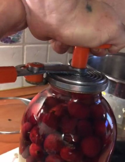 Закрытие компотов на зиму