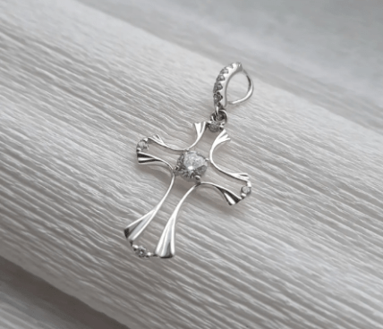 Срібний хрестик