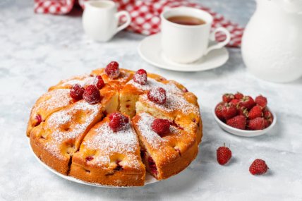 пирог с клубникой