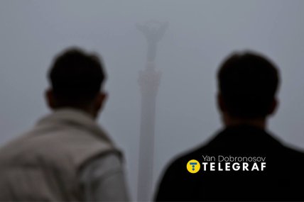 Природа словно прячет памятники в центре города