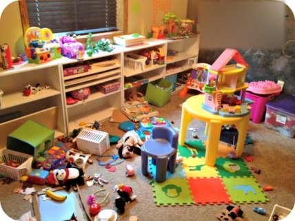 9 причин, почему детям  не надо много игрушек