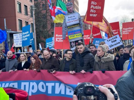 "Росія проти Путіна". У Німеччині почався масштабний протест росіян (фото, відео)