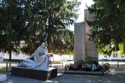 Медвеже Вушко Пам’ятник воїнам-односельчанам