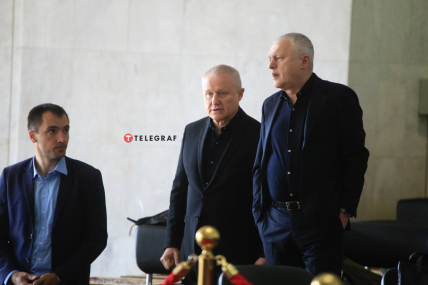 Игорь и Григорий Суркисы на похоронах Леонида Кравчука