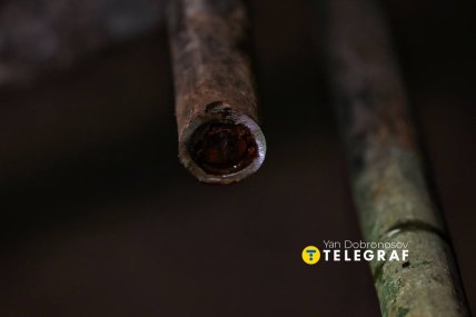 Замерзлі труби у будинку-ромашка на Оболоні