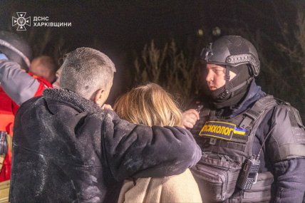 Психологи помогают людям на месте русского удара по Харькову