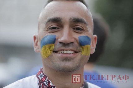 Фанаты в Киеве на матче Украина - Англия