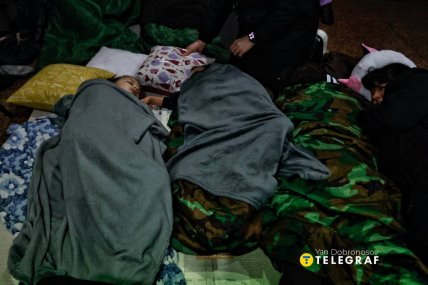 Люди ночевали в метро из-за удара РФ по Киеву 6.12.2025