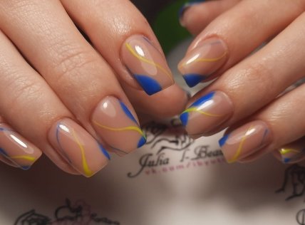 Синьо-жовтий манікюр