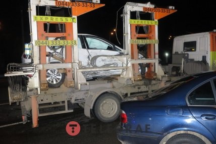 ДТП на Кільцевій у Києві 29 січня - після зіткнення Volkswagen та BMW загинула жінка, фото та відео