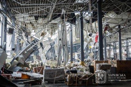 Наслідки удару ракетами та дронами по терміналу Нової пошти