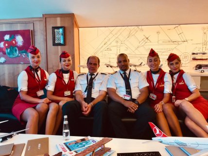 Екіпаж літака, яким керував Олександр Акопов