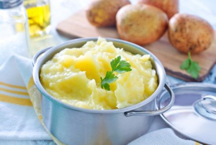 Картофельное пюре в горшочке с сыром